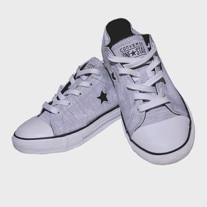 Converse One Star Juniors Size 5